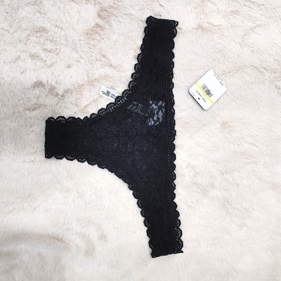 Black Lace Thong - Picture 2 of 3